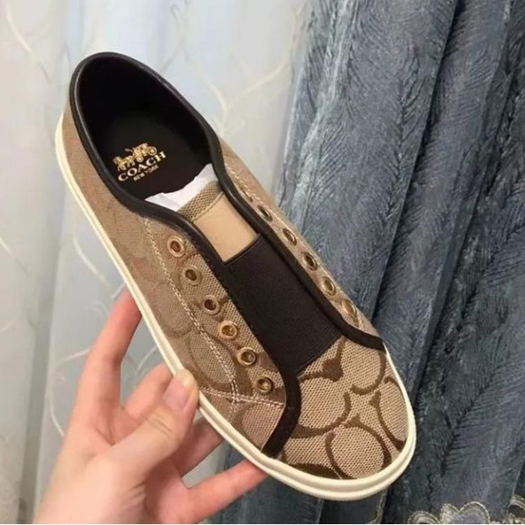 Coach's classic women's skateboarders - Picture 2 of 4